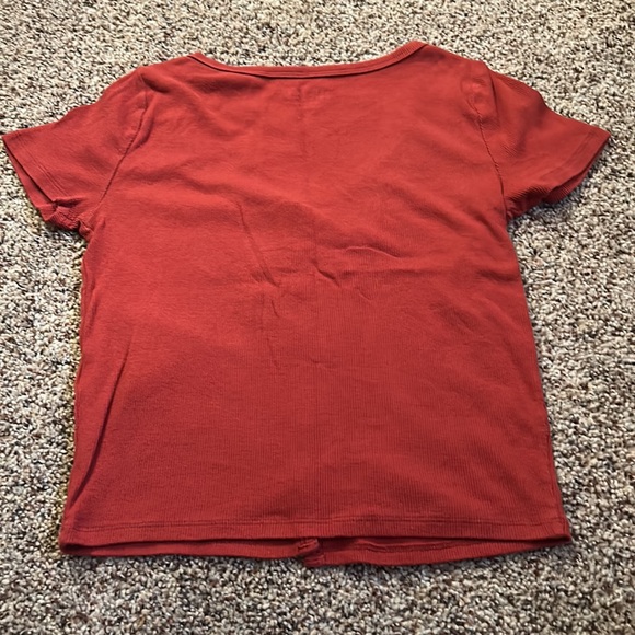 HOLLISTER baby tee - Picture 4 of 4